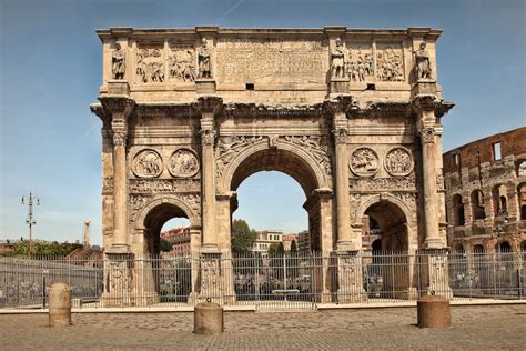 Arch of Constantine .
